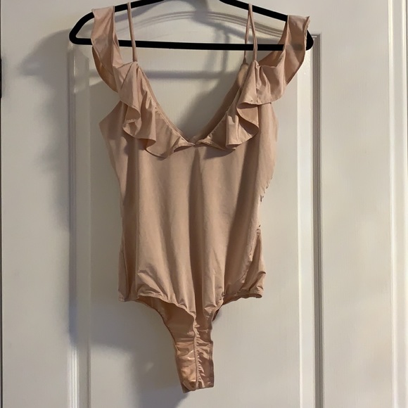 Ruffle Bodysuit - Picture 5 of 7